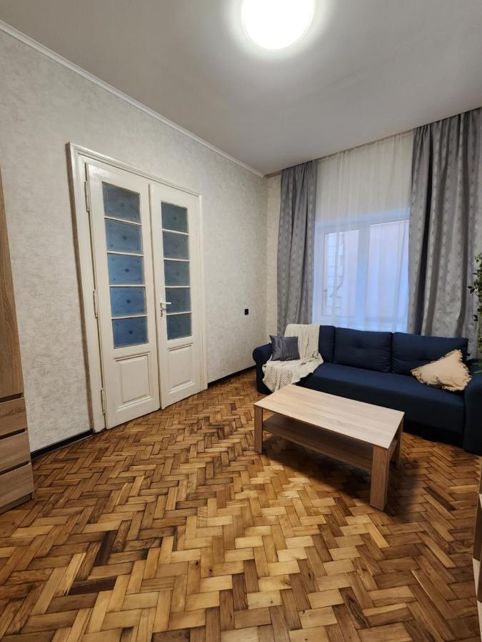 O.O.Apart.2 Chernivtsi Εξωτερικό φωτογραφία